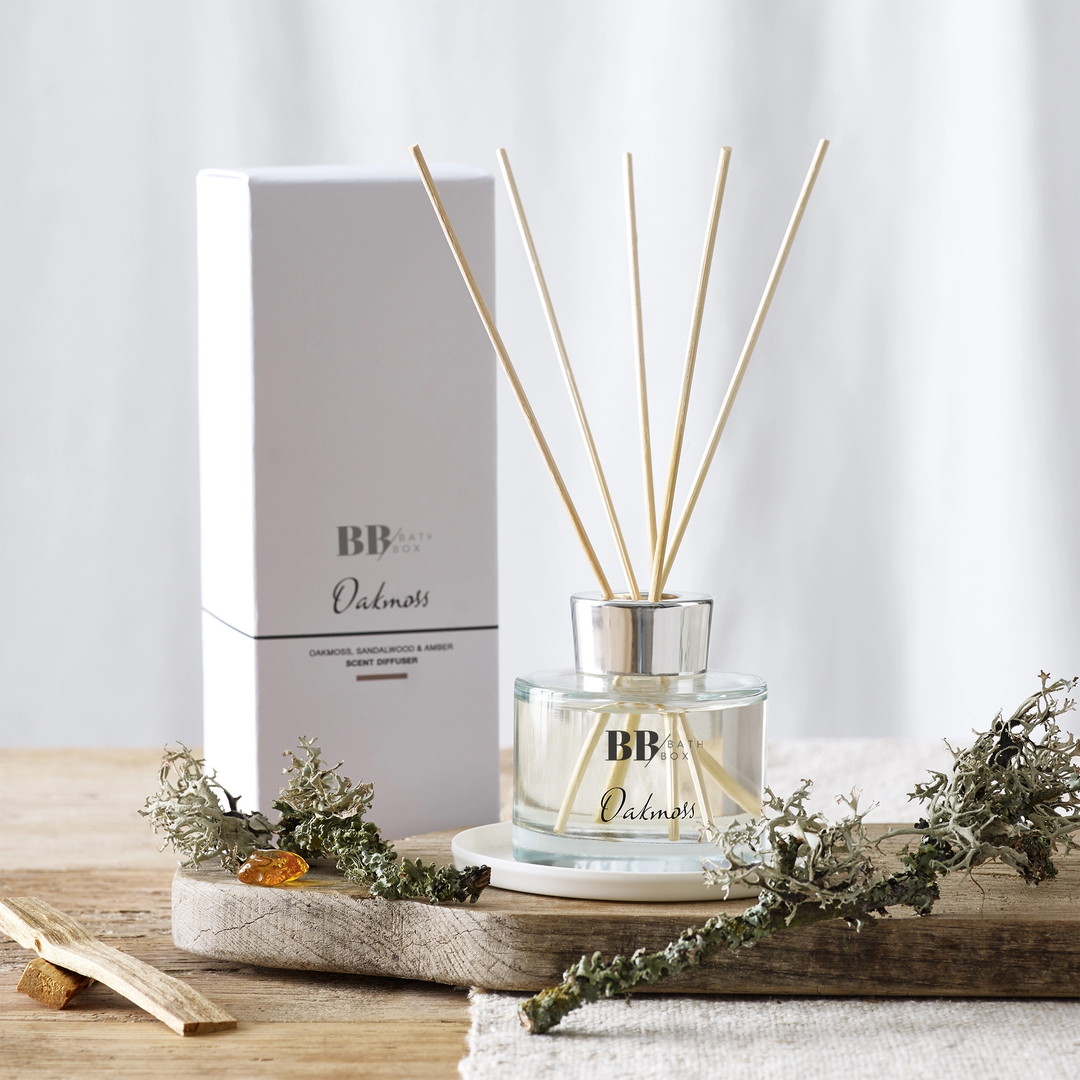 Oakmoss Bambu Çubuklu Oda Kokusu — Meşe Yosunu, Sandal Ağacı & Amber, Reed Diffuser 120 ml